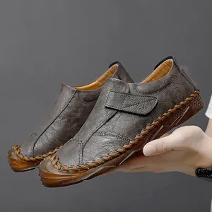 Mocassini casual da uomo in vera pelle fatti a mano con cuciture eleganti e chiusura a strappo
