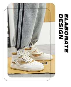 Sneakers alte da uomo bianche con accenti marroni e un design molto elaborato e chic