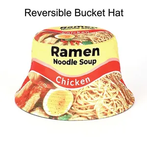 Vue détaillée d'un bob réversible avec imprimé créatif de soupe de nouilles ramen au poulet