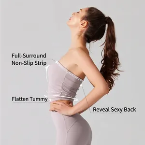 Nauwsluitende strapless paarse sport tube top voor yoga en fitness