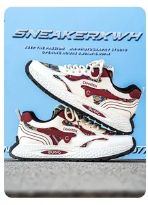 Herren Dad-Sneaker mit dicker Sohle, ethnischen Strickmustern und bordeauxroten Akzenten