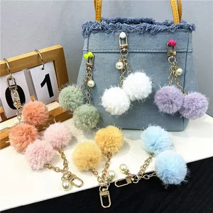 Llavero Lindo de Doble Bola de Peluche con Decoración de Perla Artificial Color Caramelo Macaron Pompon Colgante de Bolso Accesorio de Llavero de Coche
