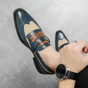 Eleganti mocassini brogue blu e beige da uomo con nappe, punta a punta e fibbia monk strap