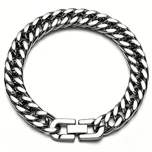 Detaillierte Ansicht eines polierten Edelstahl-Panzerarmbands für Herren in Silber
