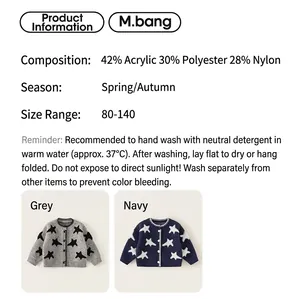 Details van kindervesten met stermotief in grijze en donkerblauwe kleuren