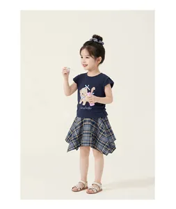 Completo estivo per bambine con t-shirt blu gatto e gonna a quadri scozzesi