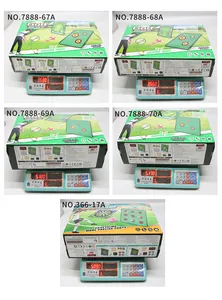 Verpackung und Gewichtsdetails des Golf-Spielsets auf einer Profi-Digitalwaage