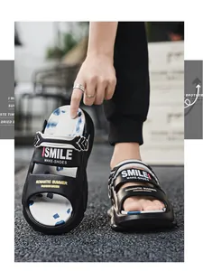 Herren-EVA-Slides mit SMILE-Schriftzug und stylischem, blauem Ink-Wash-Fußbettdesign