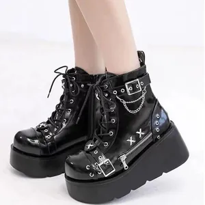 Damen Gothic Punk Plateau Martin Boots PU Leder Schnürschuhe Schnallenriemen Kette Dekor Runde Zehe Hoher Absatz Kurze Stiefeletten