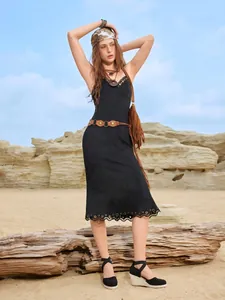 Sandalias de cuña tipo alpargata negras para mujer en estilo bohemio desértico