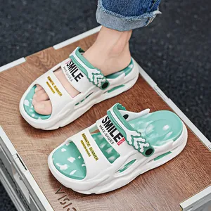 Bequeme EVA-Plateauschuhe in Mintgrün und Weiß mit Smile-Design für den Strand