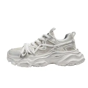 Sneakers Chunky Dad in mesh invecchiato argento con finitura metallica per uomo
