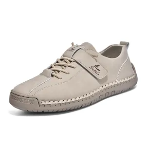 Chaussures décontractées pour hommes cousues main en beige avec fermeture velcro