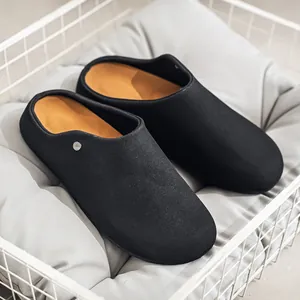 Premium matzwarte klompen voor heren met een ademend Birkenstock-geïnspireerd design