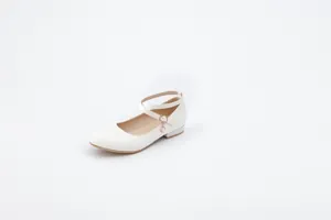 White Mary Jane shoes for girls with elegant cross straps and pearl buckle detail