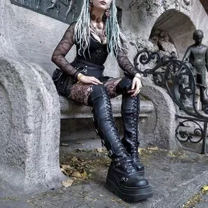 Stivali sopra il ginocchio gothic punk neri stringati con zeppa alta per donne stile