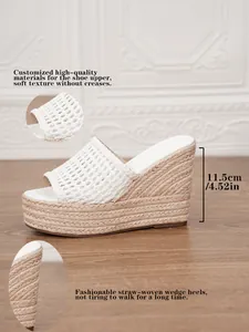 Vista de sandalias de cuña de paja de 11,5 cm con correa trenzada blanca