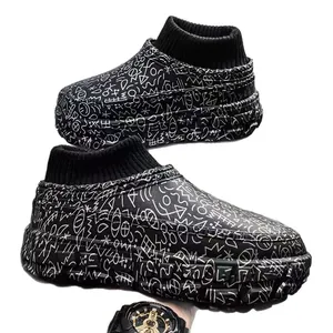 Outdoor winter warm graffiti print platform slippers with black ribbed knit ankle socks