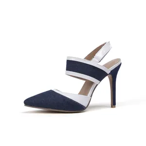 Elegantes zapatos destalonados de punta fina en denim azul y charol blanco mujer