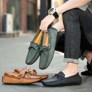 Mocassins en cuir classiques pour hommes, chaussures de conduite en vert, jaune et noir