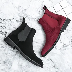 Premium-Chelsea-Boots aus Wildleder für Herren mit spitzer Zehenpartie in Schwarz