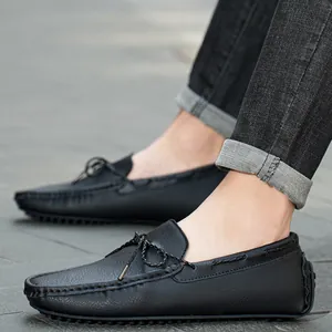 Mocassins de conduite classiques en similicuir noir pour hommes avec nœud élégant