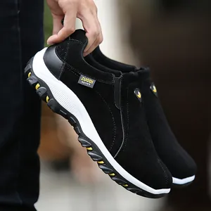 Chaussures de randonnée noires légères pour hommes sans lacets avec semelle de sport blanche durable