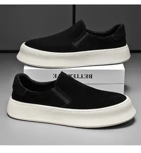 Moderne Herren-Slip-on-Schuhe aus schwarzem Wildleder mit dicker Sohle im Harajuku-Stil