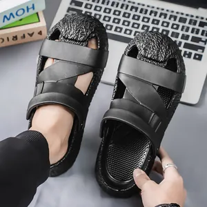 Modische Herren-Clogs in Schwarz, rutschfeste Sommersandalen mit Kreuzriemen-Design