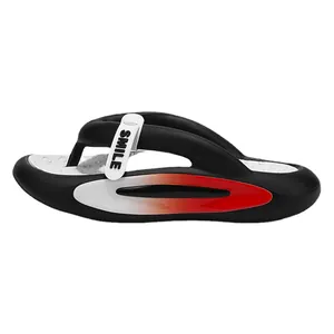 Rutschfeste Sport-EVA-Flip-Flops mit rotem Farbverlauf und Smile-Tag für den Sommer