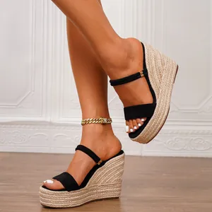 Sandalias de cuña negras de esparto con plataforma de cuerda para mujer este verano