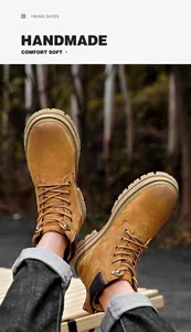 Photo de style de vie en plein air de bottes de travail en cuir jaune pour homme et femme