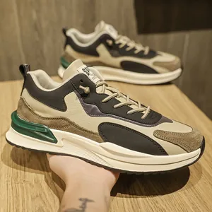 Stilvolle Herren-Sneaker mit Plateausohle und atmungsaktivem Obermaterial in Farbmix