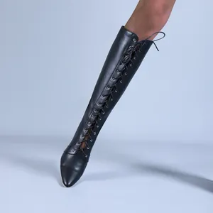 Bottes hautes noires sexy à lacets avec œillets métalliques et bout pointu élégant