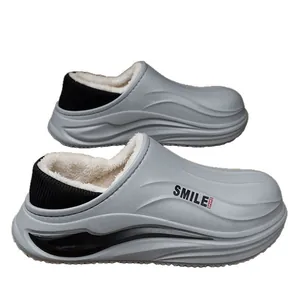 Chaussons d'hiver gris imperméables avec doublure en peluche et semelle antidérapante