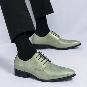Chaussures de ville pointues pour hommes en cuir verni brillant motif floral mariage