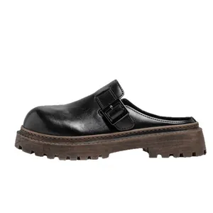 Mules de cuero negro transpirable para hombre con suela de plataforma y hebilla