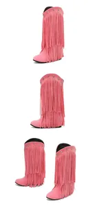 Detailansicht pinkfarbene Wildleder Fransenstiefel mit Sternennieten Verzierung