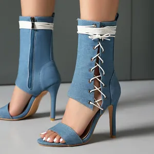 Sandales à talons aiguilles en jean bleu clair à lacets avec fermeture éclair et bout ouvert