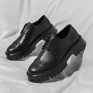Herren Brogue Lederschuhe Dicke Sohle Plateau Größensteigernd Wingtip Schnitzerei Schnüren Lässig Business Britischer Stil Schwarz