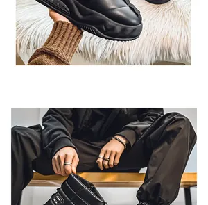 Detalle macro del tejido de plumón impermeable y el forro grueso de las botas de nieve