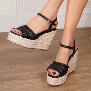 Sandalias de cuña negras para mujer con plataforma de paja trenzada y correa