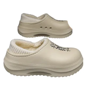 Cozy fleece-lined platform slippers for winter in beige with LUCKY design
