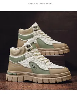 Bottes Martin rétro pour homme avec accents vert sauge et détails en tissu matelassé