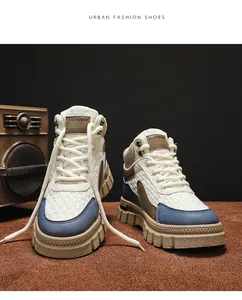 Paire de bottines Martin rétro pour hommes avec semelles épaisses en studio urbain