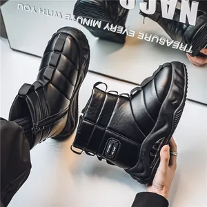 Botas de nieve negras impermeables con suela gruesa ondulada y cremallera