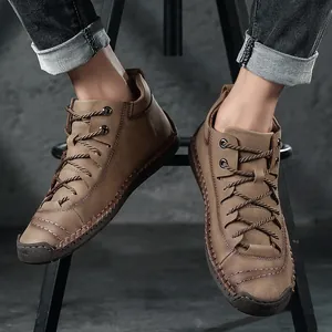 Stilvolle braune Martin Boots für Herren aus Mikrofaserleder mit markanten Handnähten