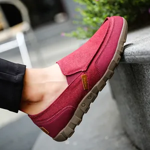 Bequeme Herren-Slipper aus burgunderfarbenem Segeltuch für den Außenbereich sport