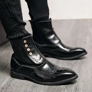 Britischer Stil Herren High Top Stiefel PU Leder Brogue Schnitzerei Zierknöpfe Rutschfeste Gummisohle Herbst Winter Freizeitschuhe