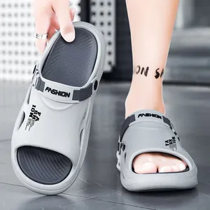 Leichte graue rutschfeste Herren Outdoorsandalen für Strand und Sommerwanderungen